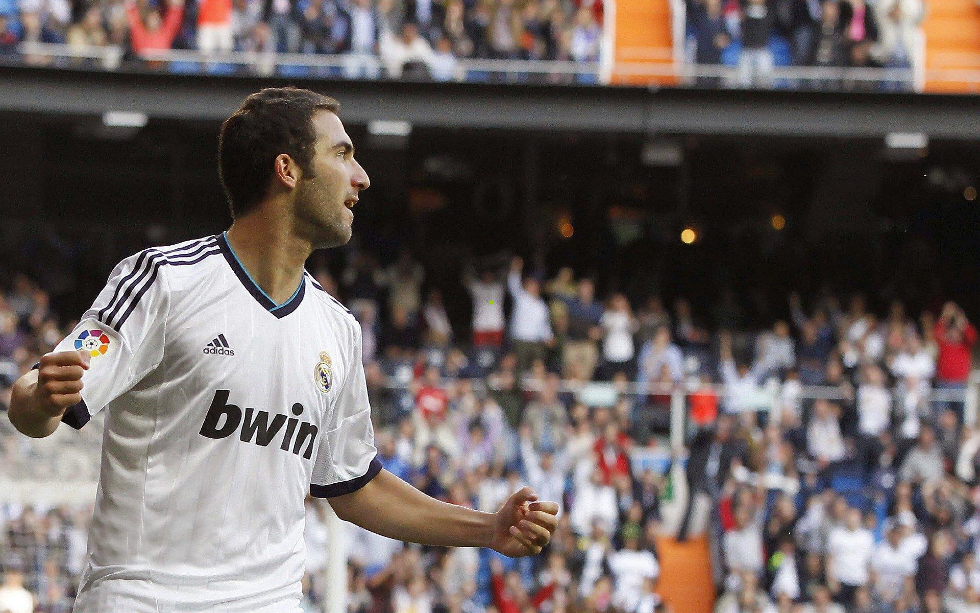 谭龙两传一射引领亚泰取胜，核心状态回归成球队崛起关键